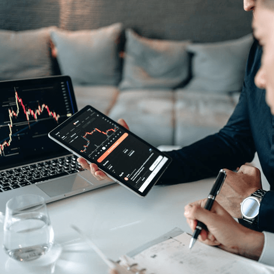 INVAlpha - Equipo de expertos en criptomoneda